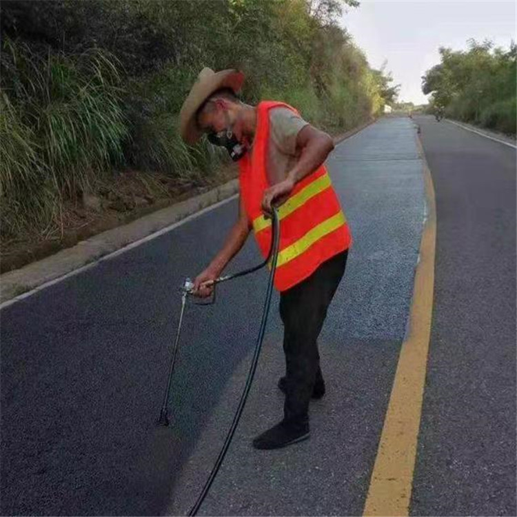 石家庄 彩色防滑路面的底涂是保障路面附着力